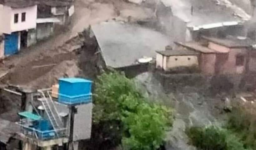 Cloud burst in Kargil-Uttarkashi, wrist cottages destroyed, rescue operation continues with JCB