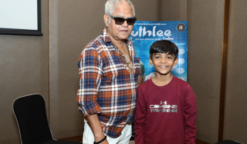 sanjay mishra stand with dhanay seth during an interview of guthli ladduu