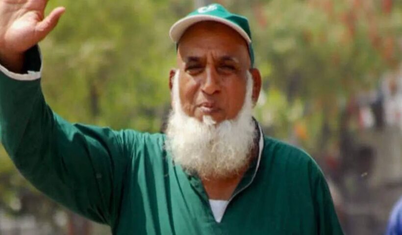 "Cricket Viral Video : नहीं देखी होगी क्रिकेट की ऐसी दीवानगी, अब पाकिस्तानी 'चाचा' खिंचे चले आए अहमदाबाद, वीडियो में देखें उनका क्रेज" ariaHidden : "false"