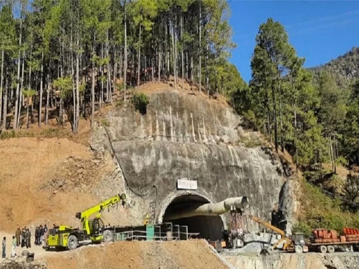 Tunnel Collapse: सिल्क्यारा सुरंग में फंसे 41 मजदूरों को बचाने के प्रयासों में.."