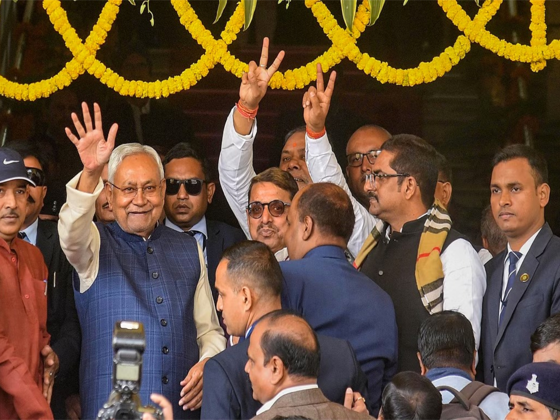 "Bihar Floor Test Live Updates: Nitish Kumar, Tejashwi Yadav, Bihar Assembly Latest News - The Quint: JD(U)-BJP Claim Majority, But Opposition Still in the Game"