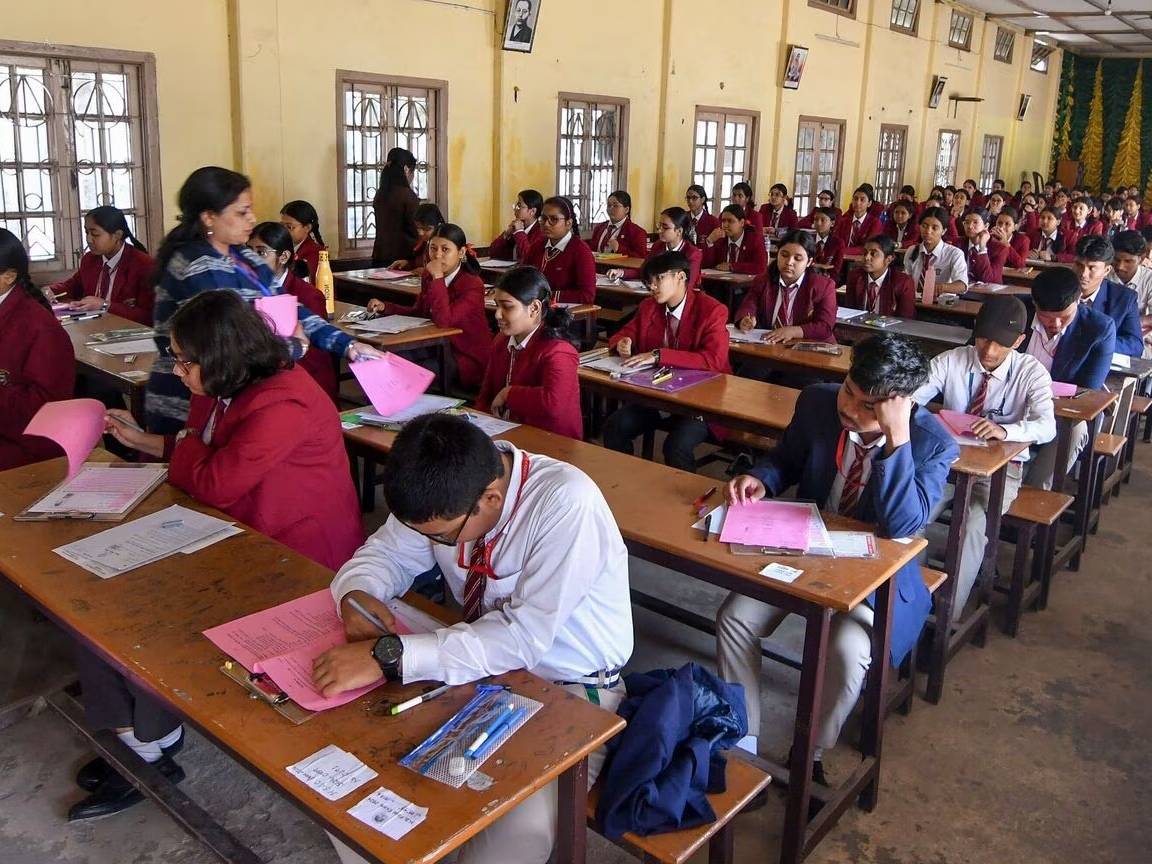 "CBSE Class 9 to 12 to have open book exams? Here's what is proposed... | Mint"