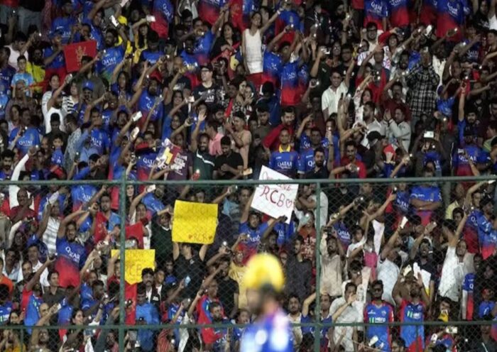 "बेंगलुरु में आरसीबी बनाम दिल्ली कैपिटल्स आईपीएल मैच के दौरान बासी खाना परोसने पर कर्नाटक क्रिकेट समिति के खिलाफ मामला - इंडिया टुडे"