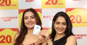 इलेक्ट्रॉनिक्स मार्ट ने मनाया दशहरा उत्सव, विजेता को मिला 20 लाख रुपये का बंपर कैश प्राइज