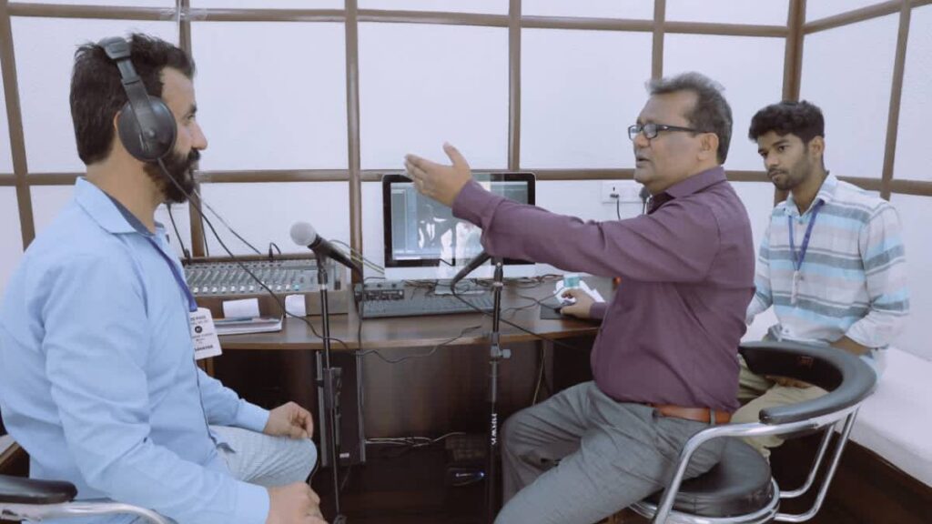 आकाशवाणी के RJ जिन्होंने तिहाड़ की दीवारों के भीतर जगाई नई उम्मीद New Project (12)